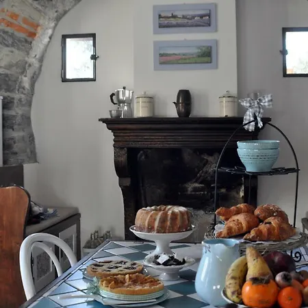 La Cassinella Bed & Breakfast *